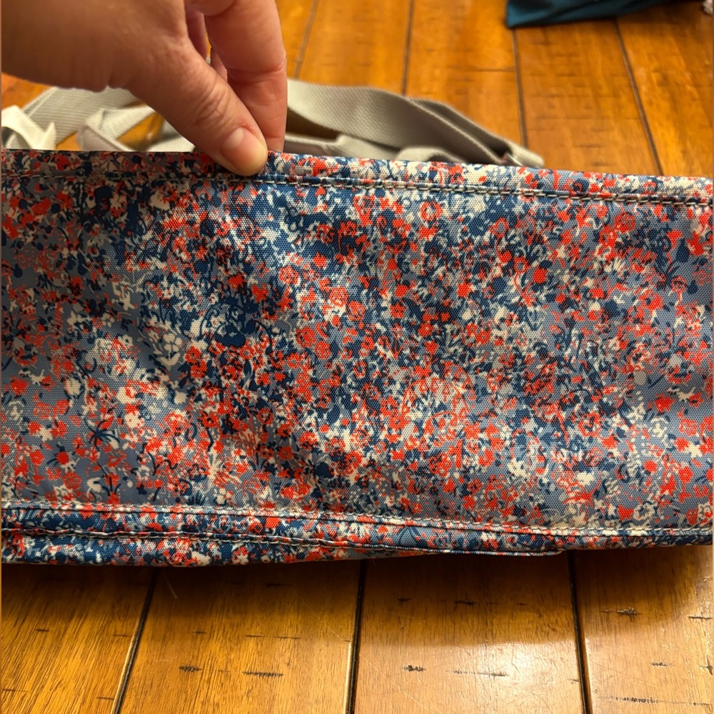 Kipling Pahneiro handbag in an artistic flower print - Picture 5 of 9